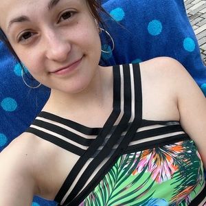 Meet your Posher, Rebekah